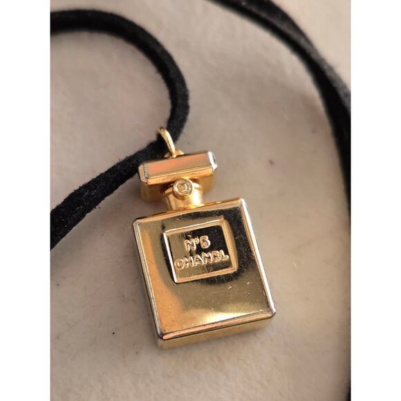Chanel necklace with No 5 perfume bottle charm, Authentic, Vintage - Picture 1 of 10